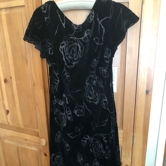 Robbie Bee Dress - Picture 2 of 9